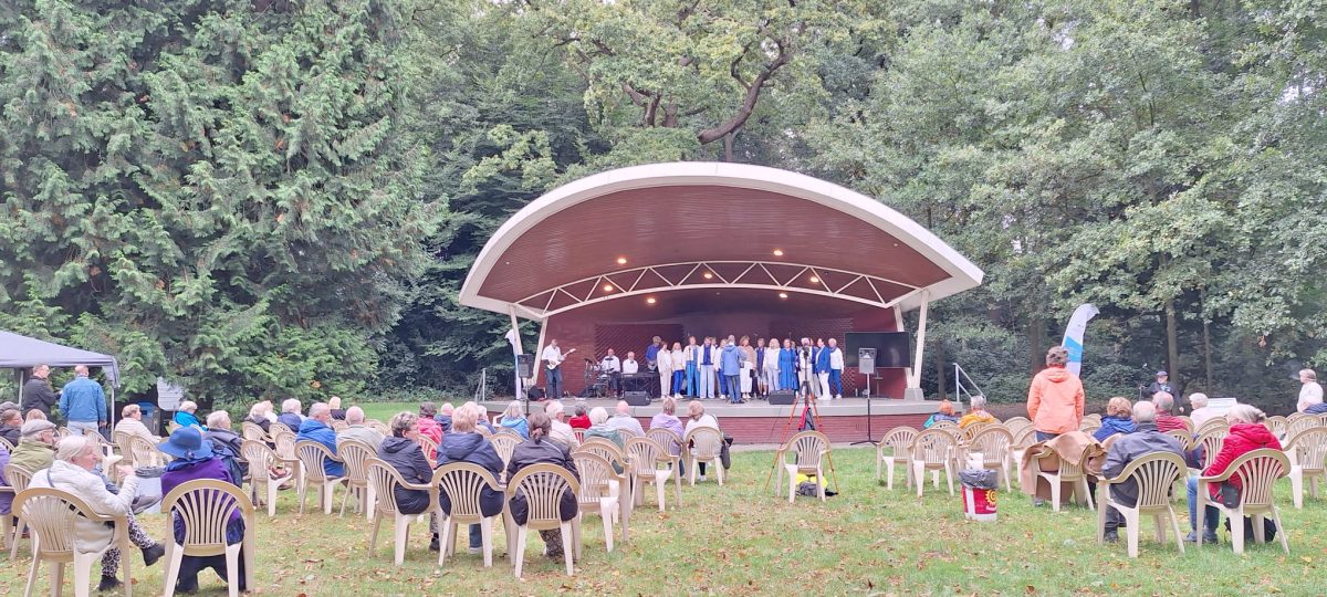 Beeklust -2025-09-21-20-32-58